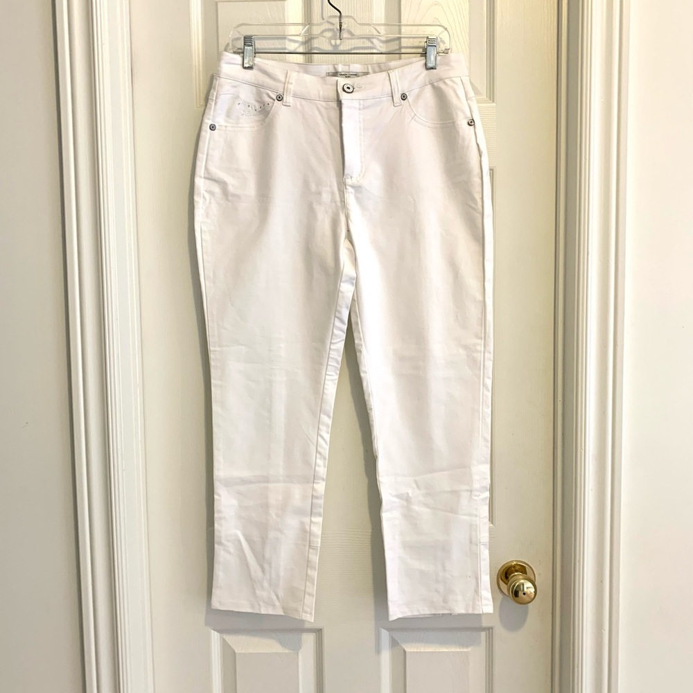 White denim Capri pants by Simon Chang with zip detail size 8